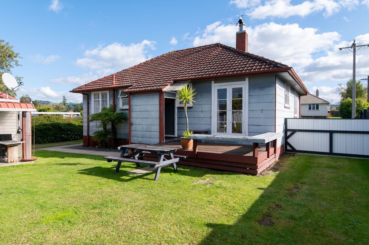 38 Manuka Crescent, Hillcrest, Rotorua - Carousel 1