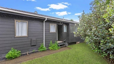 19 Karepo Crescent, Ranui, Auckland - Carousel 1
