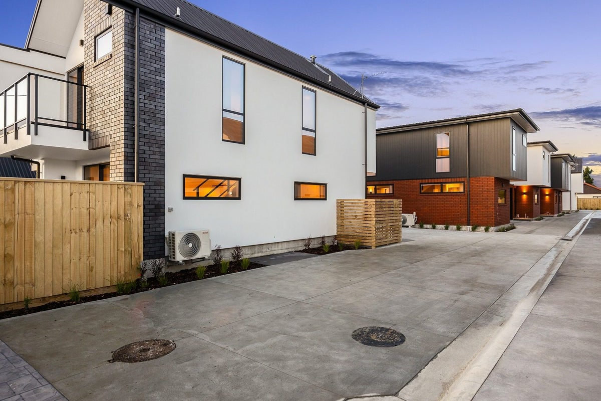 1/200 Main North Road, Redwood, Christchurch - Carousel 10