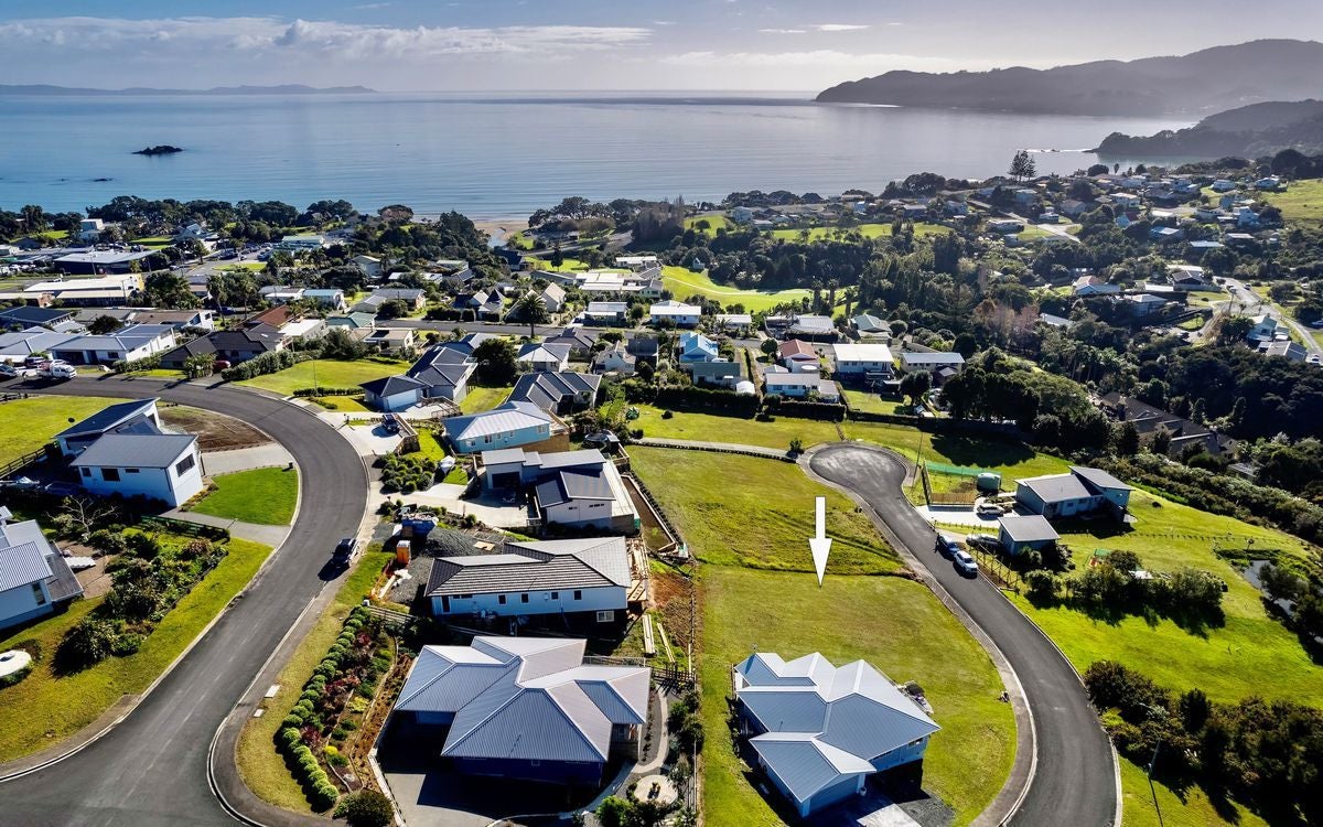 8 Lori Lane, Coopers Beach, Coopers Beach - Carousel 2