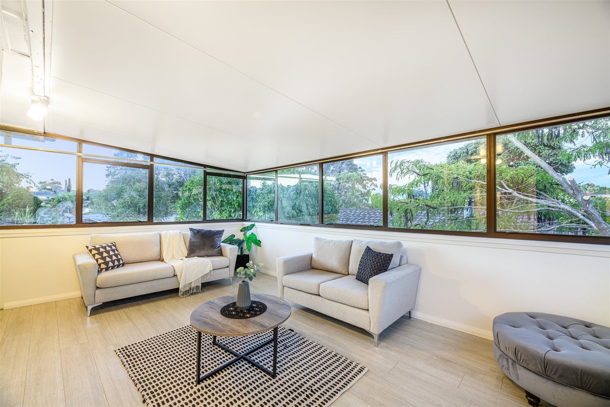 4 Barnfield Place, Glendene, Auckland - Carousel 2
