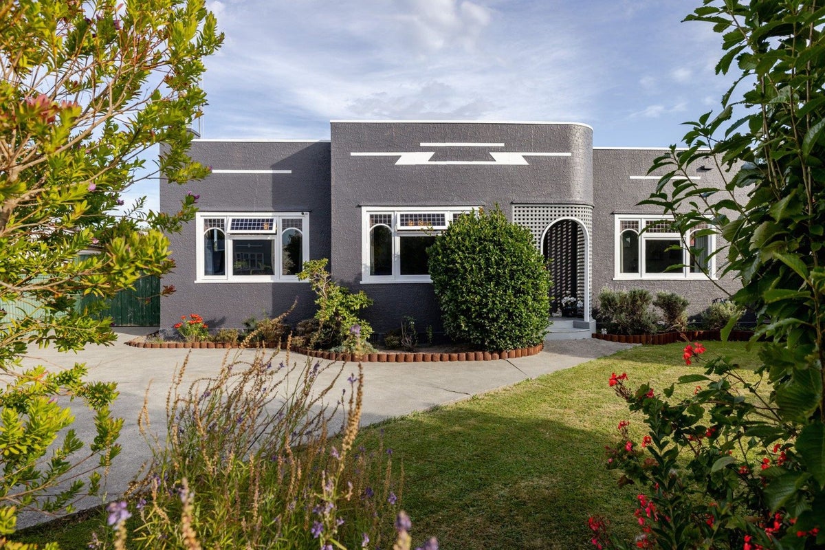 32 Rewa Street, Takaro, Palmerston North - Carousel 1