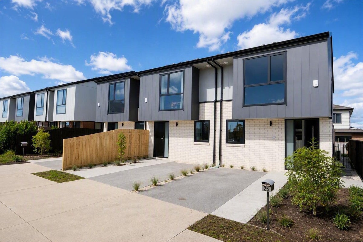 25 Paapaakiri Loop, Takanini, Auckland - Carousel 1
