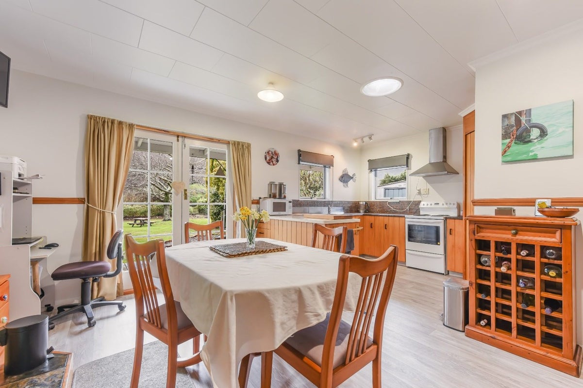 703 State Highway 1, Blenheim - Carousel 2
