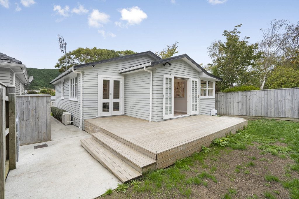 166 Wellington Road, Wainuiomata, Lower Hutt - Carousel 1