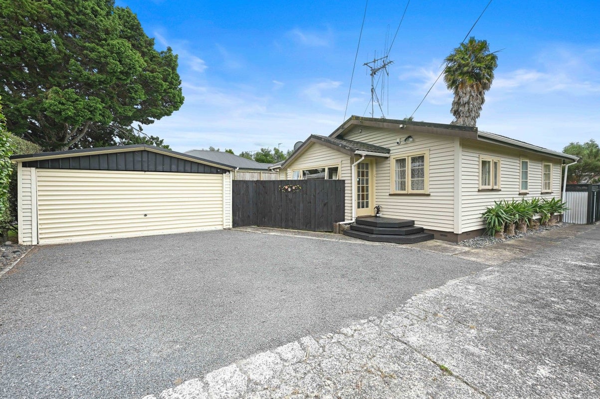 158 Rimu Street, Maeroa, Hamilton - Carousel 1