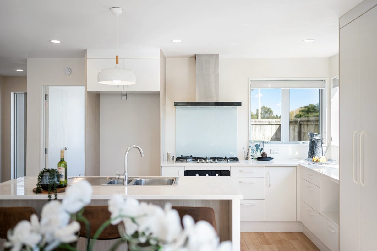 43 Matata Drive, Takanini, Auckland - Carousel 2