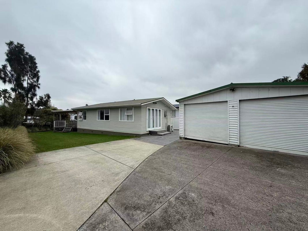 54 Captain Scott Road, Glen Eden, Auckland - Carousel 1