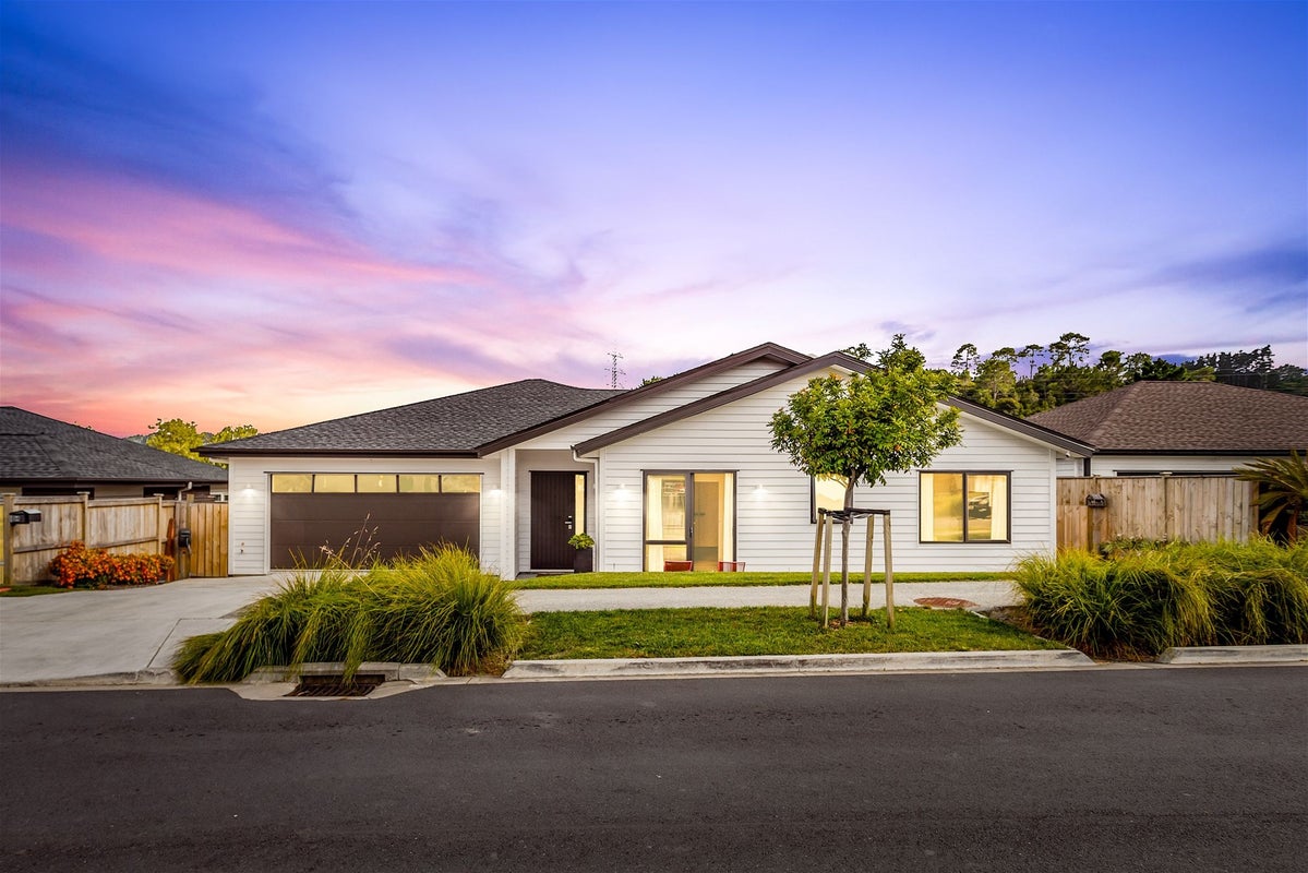 34 Jeroboam Loop, Kumeu - Carousel 1
