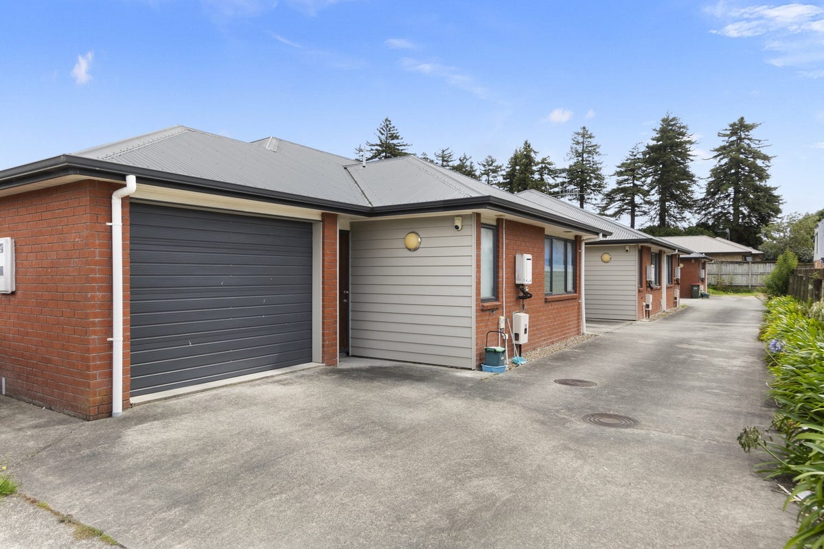 10A Inverness Avenue, Hamilton East, Hamilton - Carousel 1