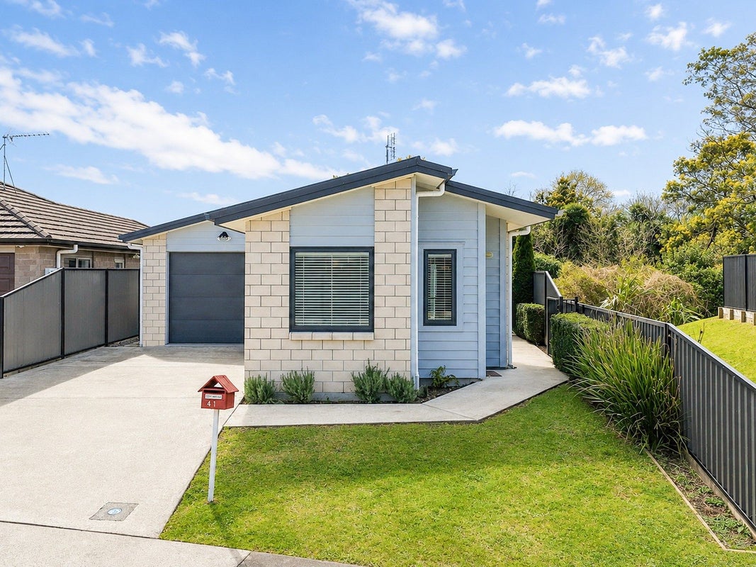 41 Stan Heather Drive, Glenview, Hamilton, Waikato - Carousel 1