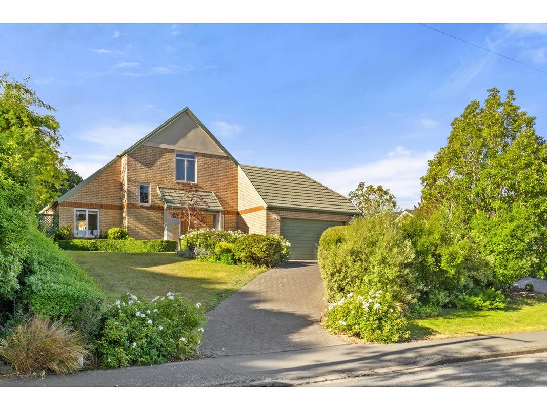 17 Acorn Close, Waltham, Christchurch - Carousel 1