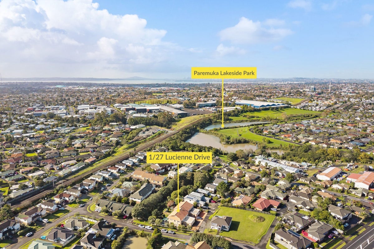 1/27 Lucienne Drive, Ranui, Auckland - Carousel 30