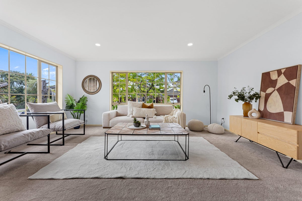 9 Maybole Drive, Flat Bush, Auckland - Carousel 2