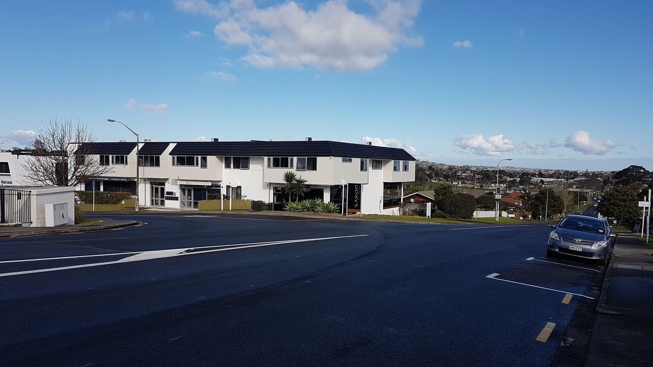 10/46 Wellington Street, Howick, Auckland - Carousel 14