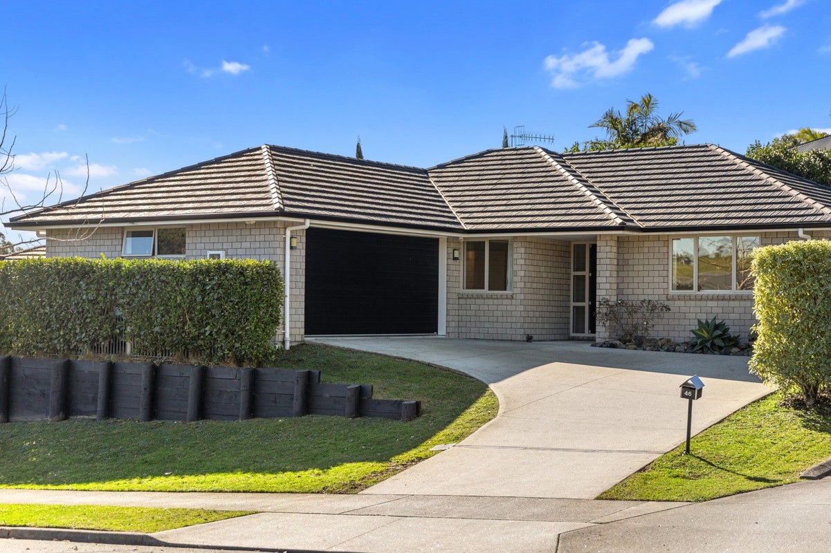 46 Ballintoy Park Drive, Welcome Bay, Tauranga - Carousel 1