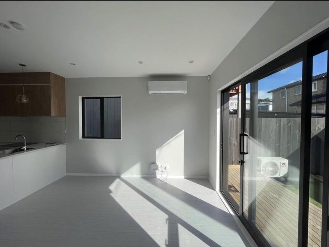 8/17 Parker Avenue, New Lynn, Auckland - Carousel 2