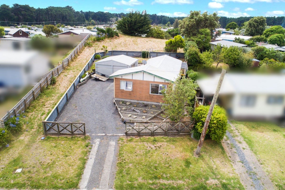 67 Thomas Place, Foxton Beach, Foxton - Carousel 1