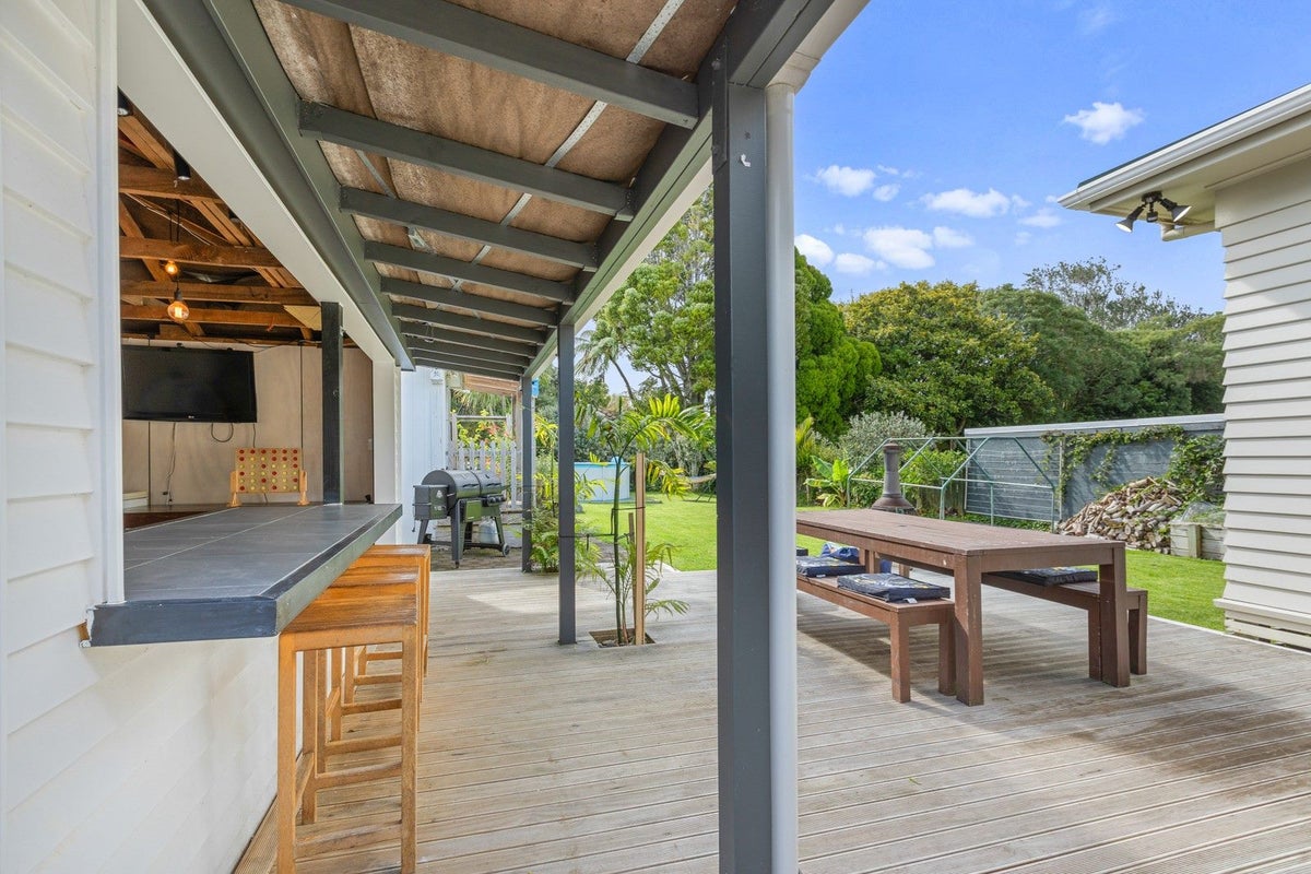123 Govett Avenue, Frankleigh Park, New Plymouth - Carousel 2