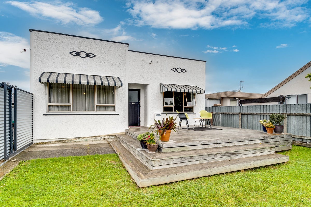 245 Taradale Road, Pirimai, Napier - Carousel 1