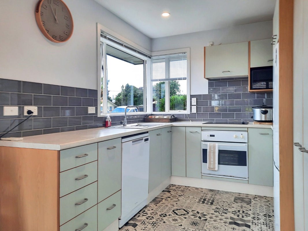 1/30 Seymour Street, Hornby, Christchurch - Carousel 2