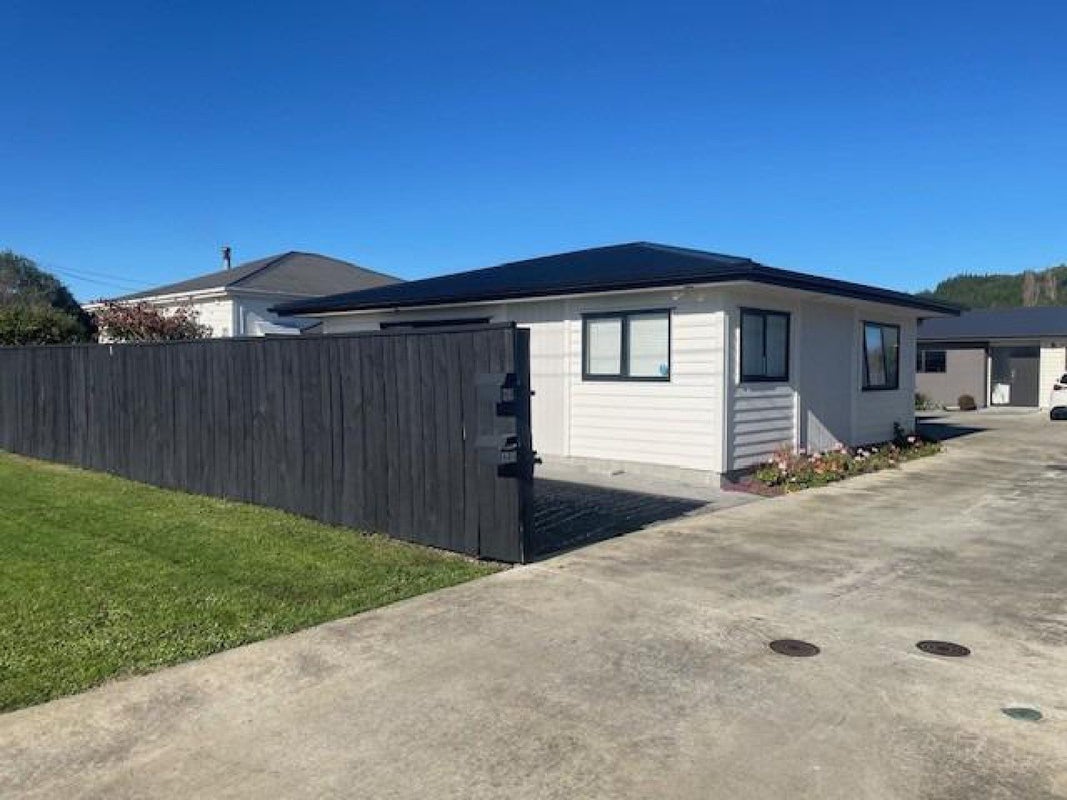88 Wakefield Street, Whanganui East, Whanganui - Carousel 1