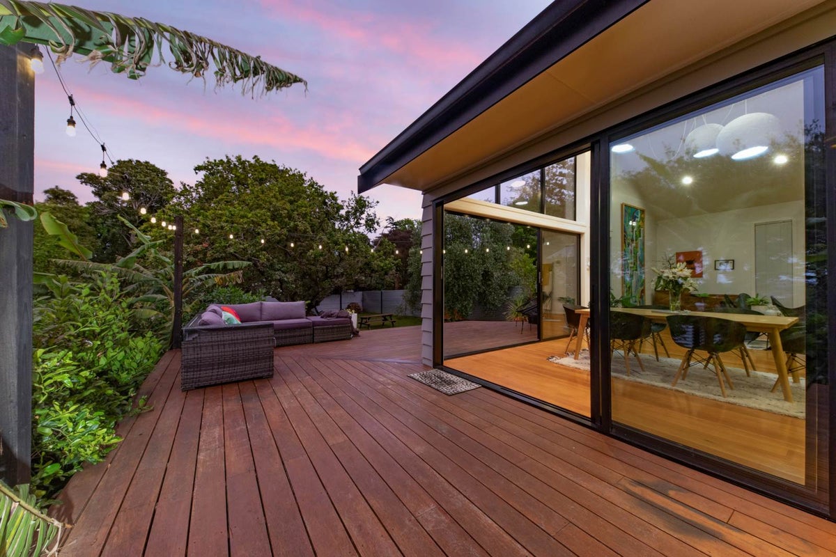 13 Roland Hill, Glen Eden, Auckland - Carousel 24