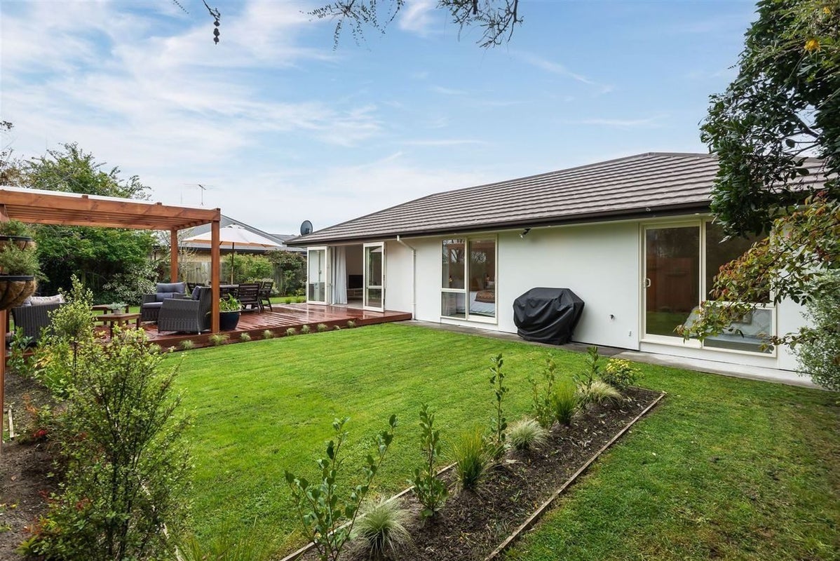 20 Wendy Place, Heathcote Valley, Christchurch - Carousel 17