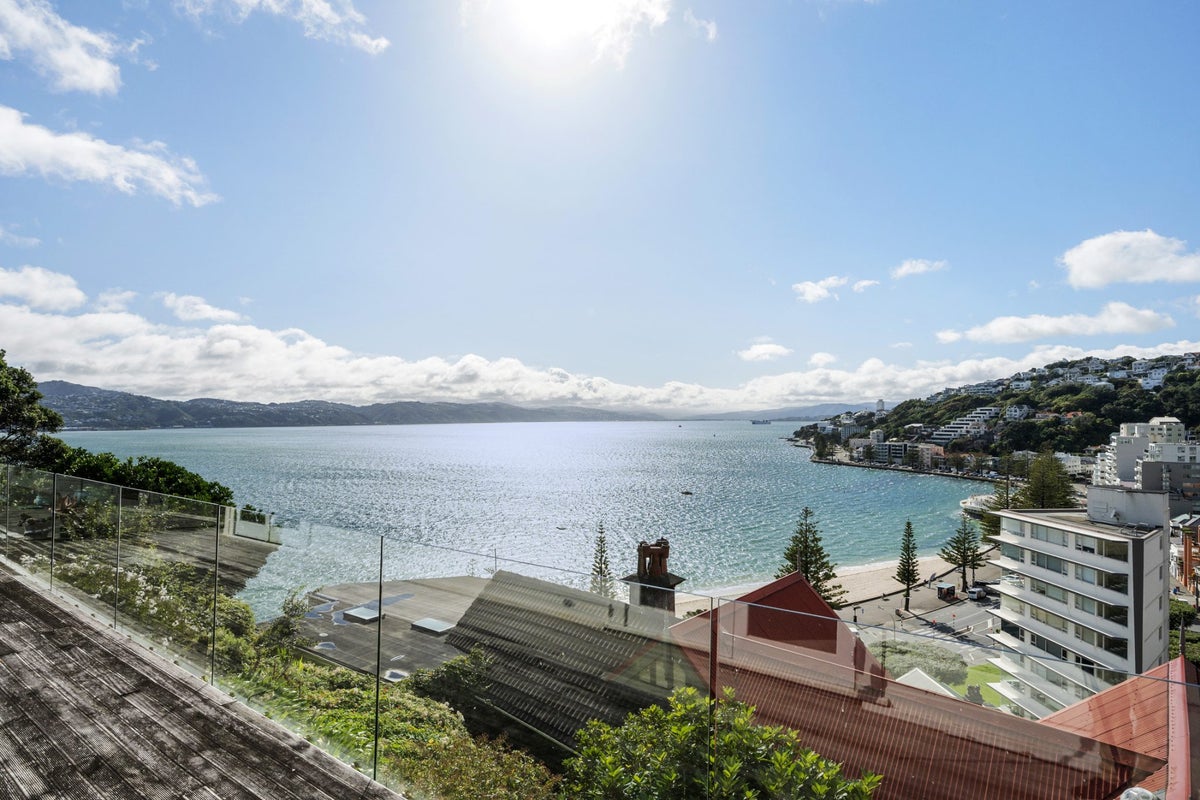 3 Oriental Terrace, Oriental Bay, Wellington - Carousel 1