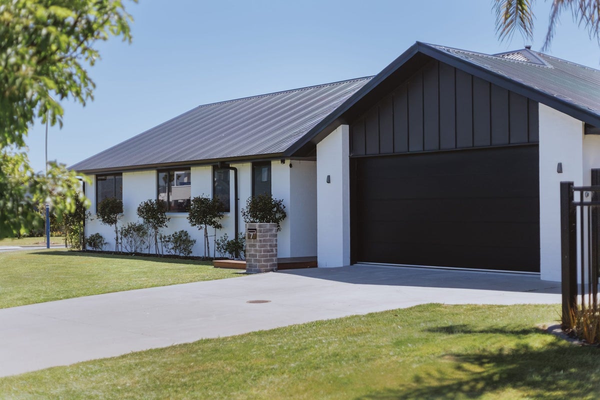 7 LITSEA WAY, Papamoa Beach, Papamoa - Carousel 2
