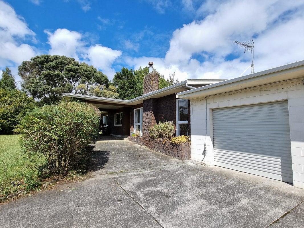 63 Candia Road, Henderson Valley, Auckland - Carousel 1