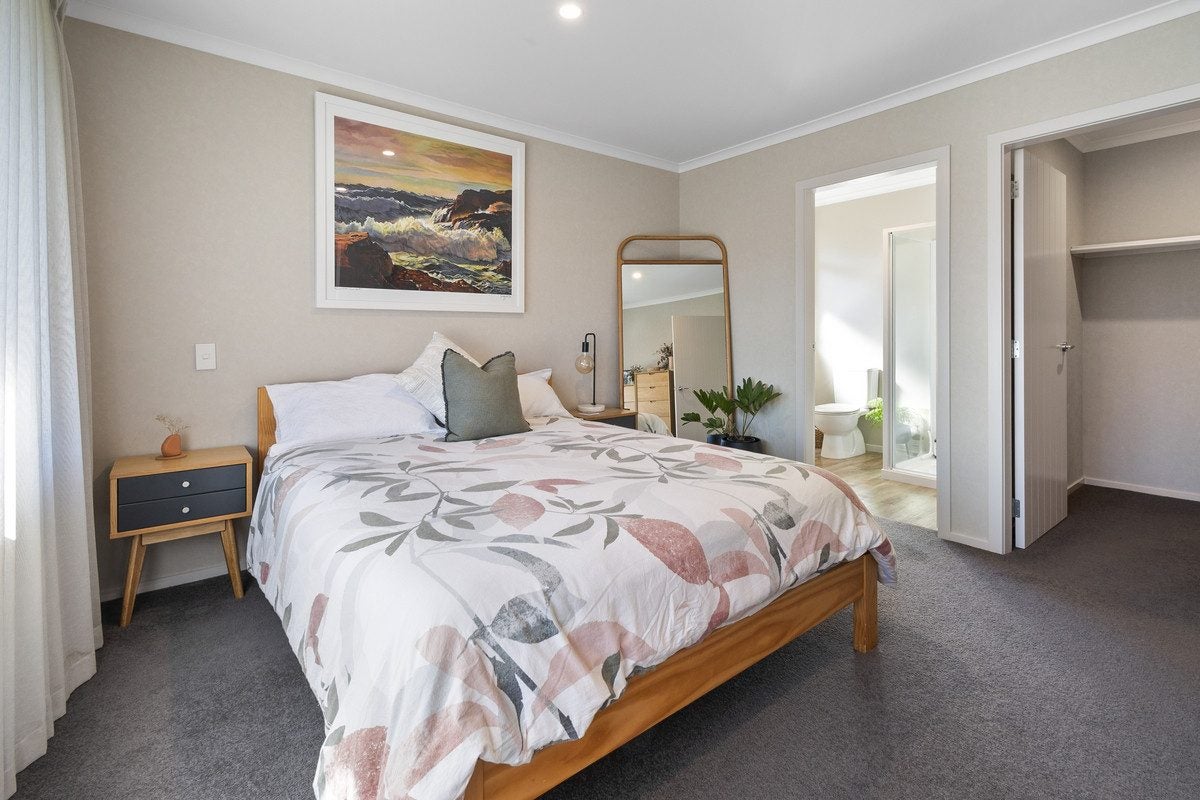 16 Chestnut Close, Kelvin Grove, Palmerston North - Carousel 2