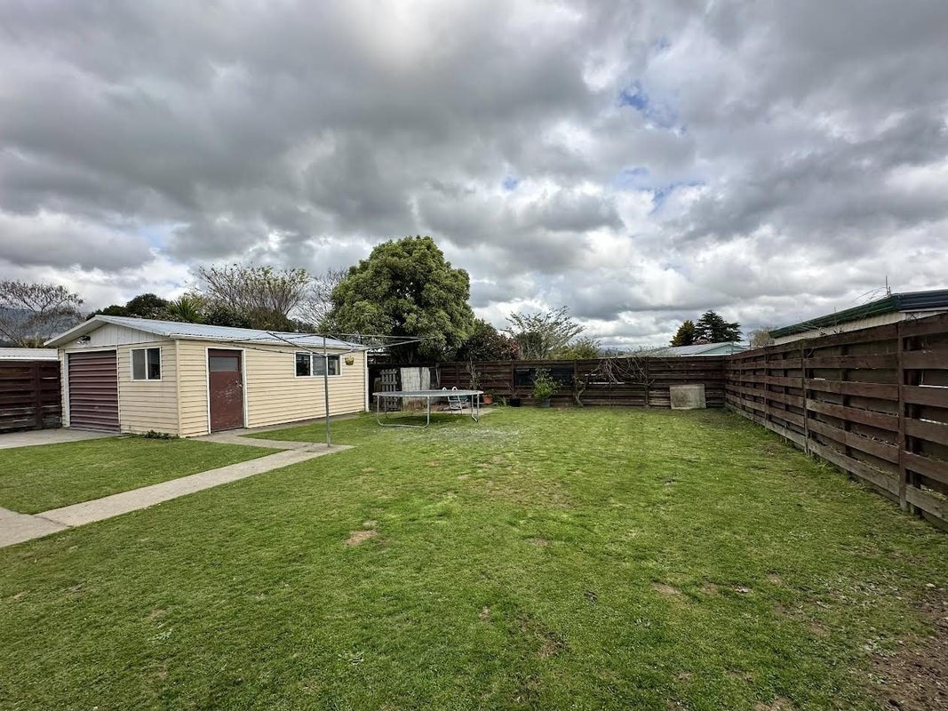 135 California Drive, Totara Park, Upper Hutt - Carousel 14