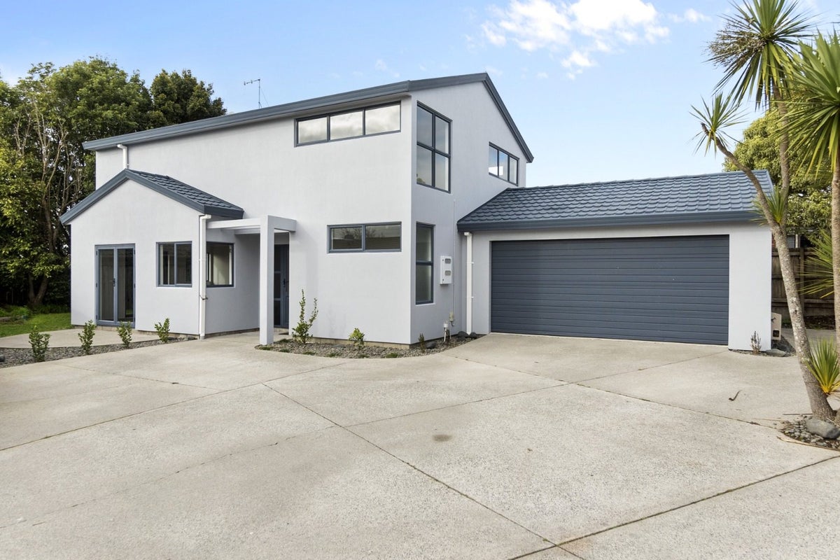 36 Nottingham Drive, Hamilton East, Hamilton - Carousel 1