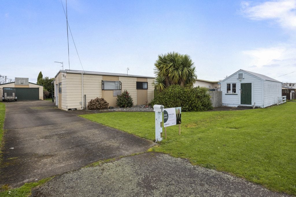 37 Grey Street, Normanby, Hawera - Carousel 1
