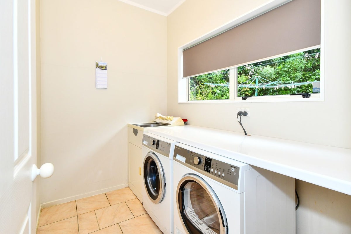 15 Len Garlick Place, Pahurehure, Papakura - Carousel 20