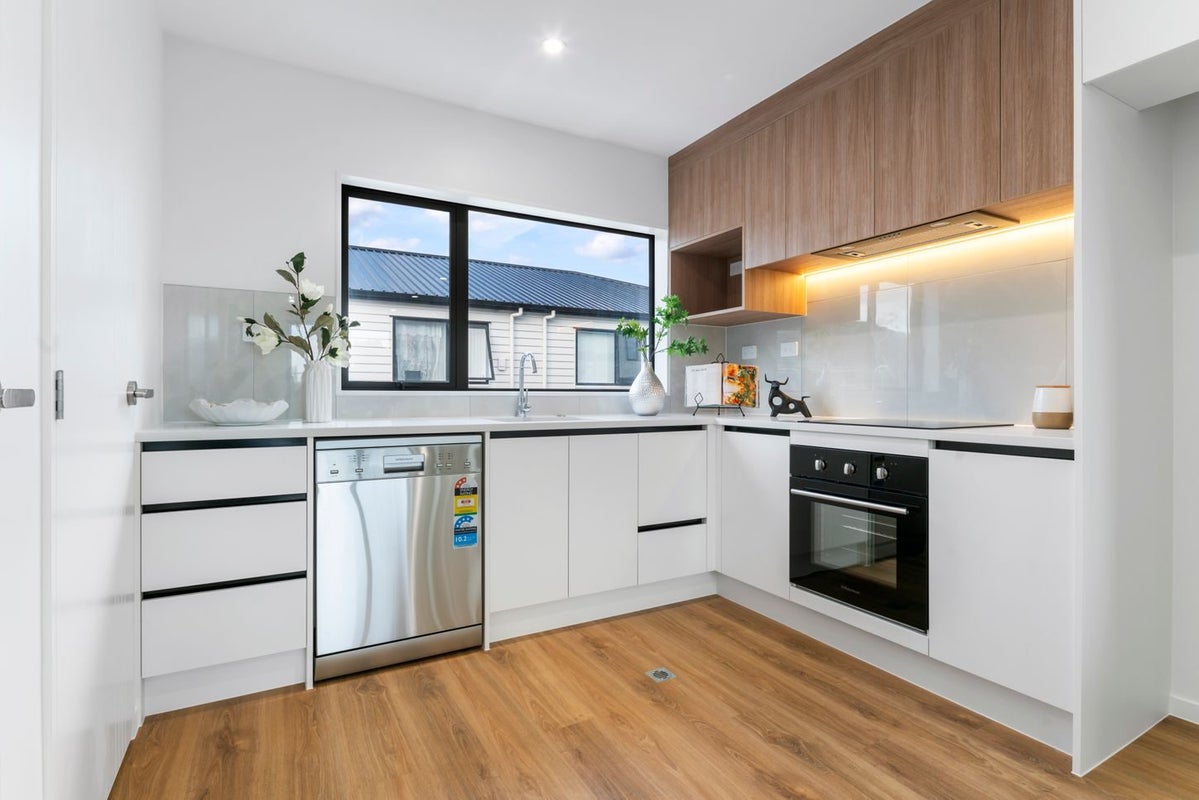 2 Hyde Street, Manurewa East, Auckland - Carousel 2