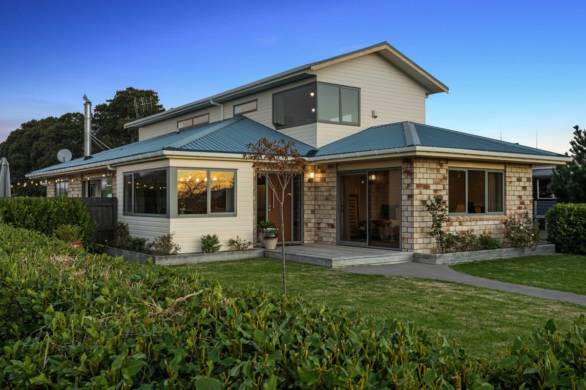 19 East Bank Road, Thornton, Whakatane - Carousel 1