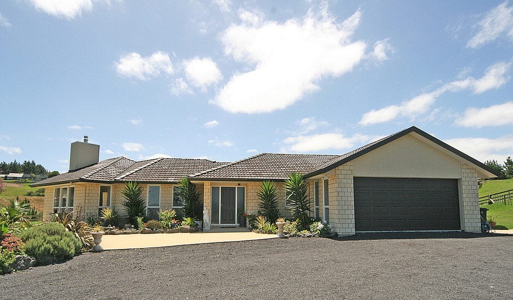 48 Terry Smyth Drive, Kumeu - Carousel 1