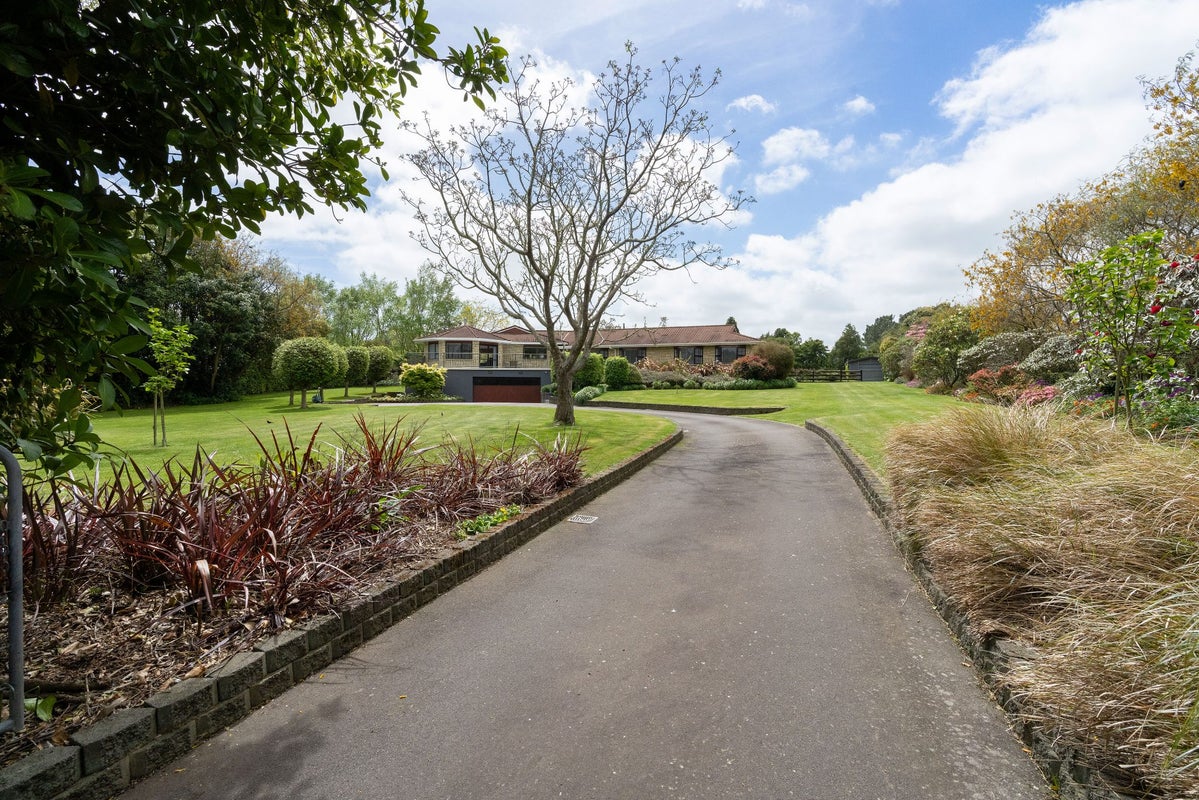 40 Gordon Place, Levin, Levin - Carousel 1