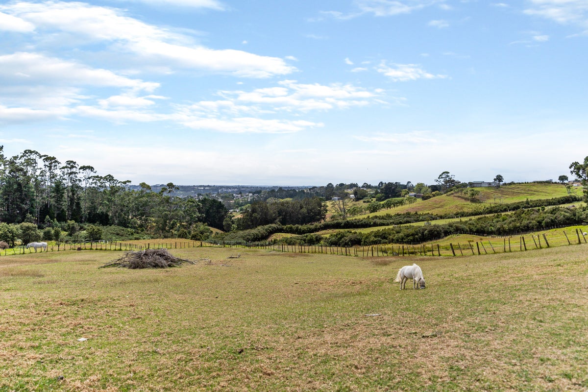 74 Coulter Road, Henderson Valley, Auckland - Carousel 1