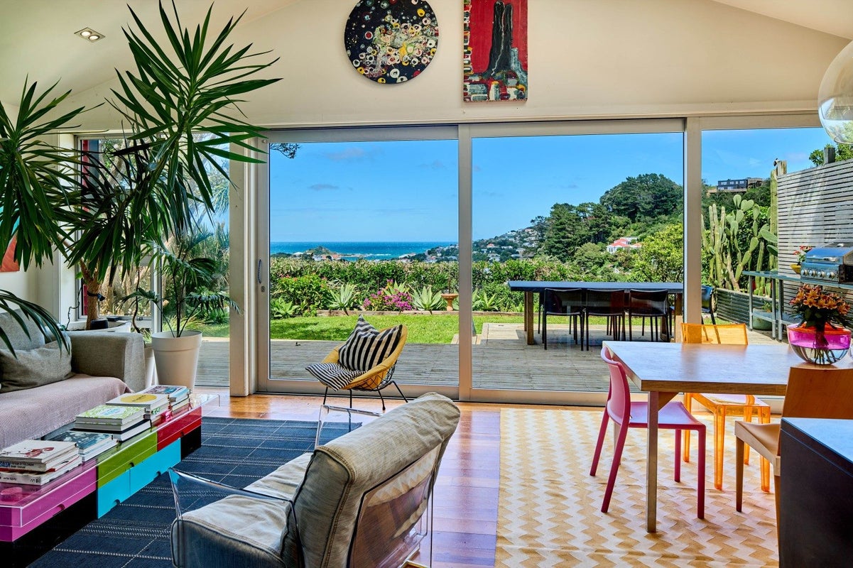 10 Travancore Street, Island Bay, Wellington - Carousel 1