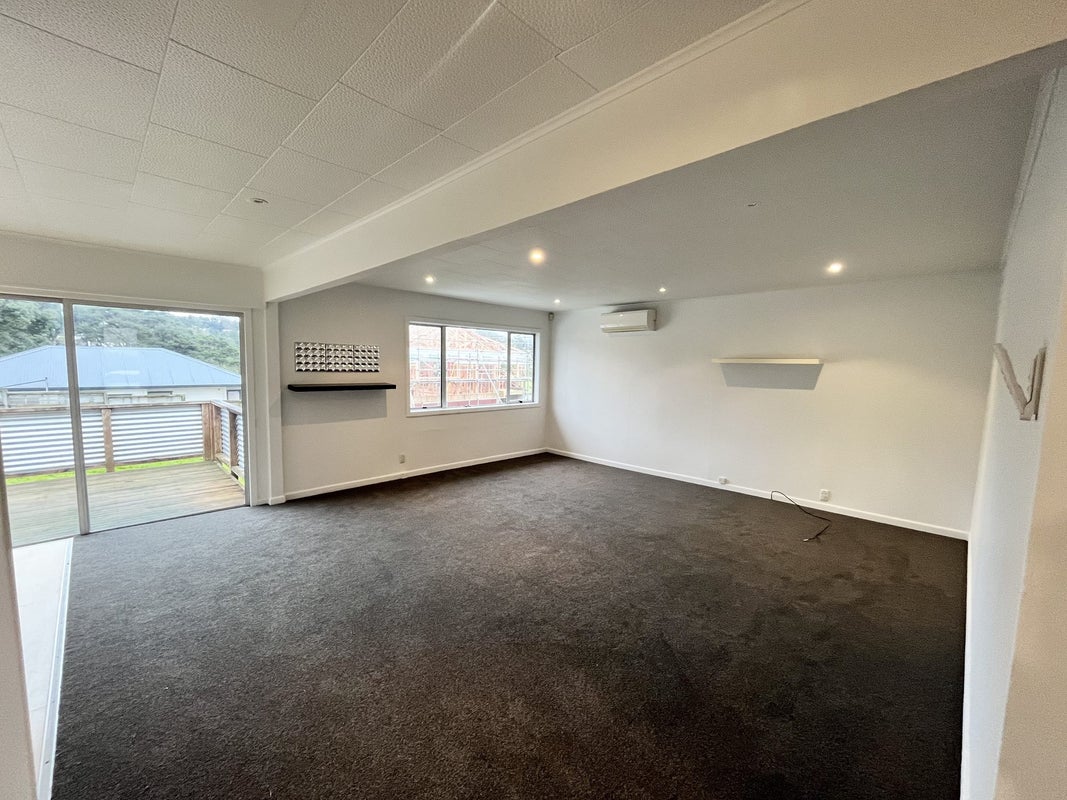 22 Norman Road, Titirangi, Auckland - Carousel 1