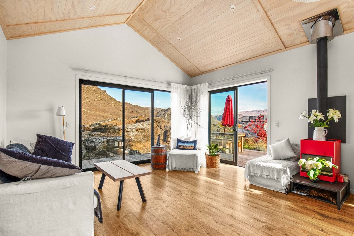 20 Lookout Drive, Little Valley, Alexandra - Carousel 2