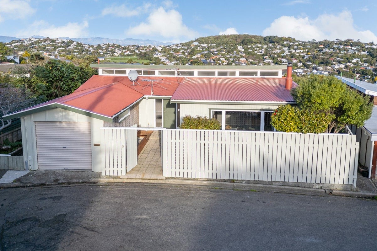 5 Kau Kau Way, Ngaio, Wellington - Carousel 1