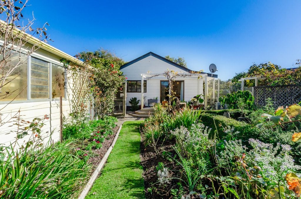 34 Olive Terrace, Paraparaumu Beach, Paraparaumu - Carousel 1