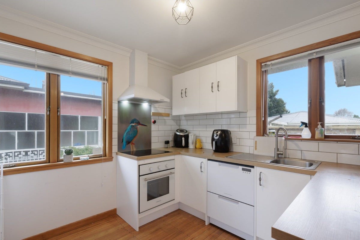 30B Collingwood Street, Judea, Tauranga - Carousel 2
