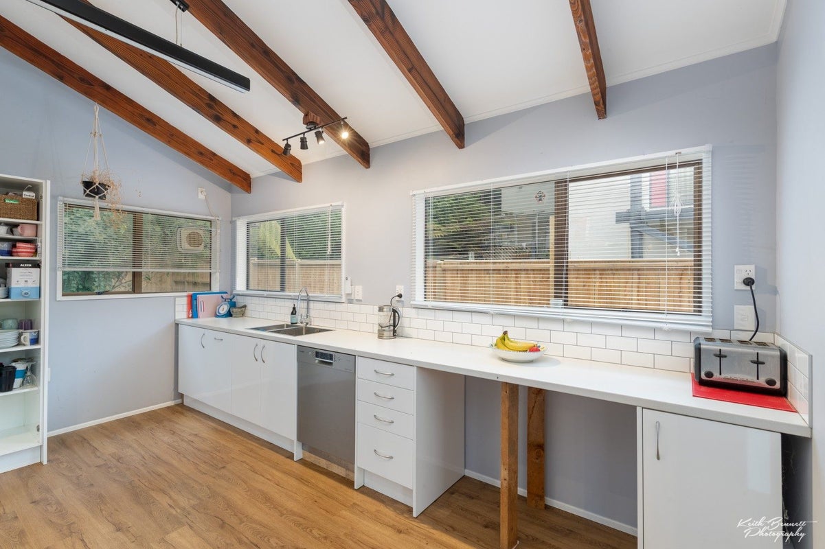 456A Stokes Valley Road, Stokes Valley, Lower Hutt - Carousel 2