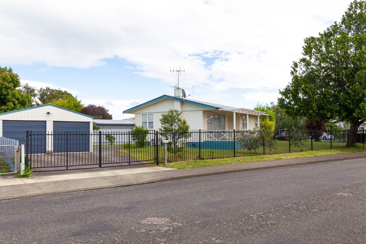 61 Whitby Crescent, Flaxmere, Hastings - Carousel 1