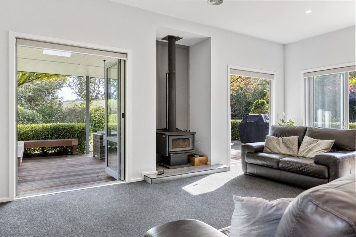 60 Dalmore Way, Acacia Bay, Taupo, Waikato - Carousel 1